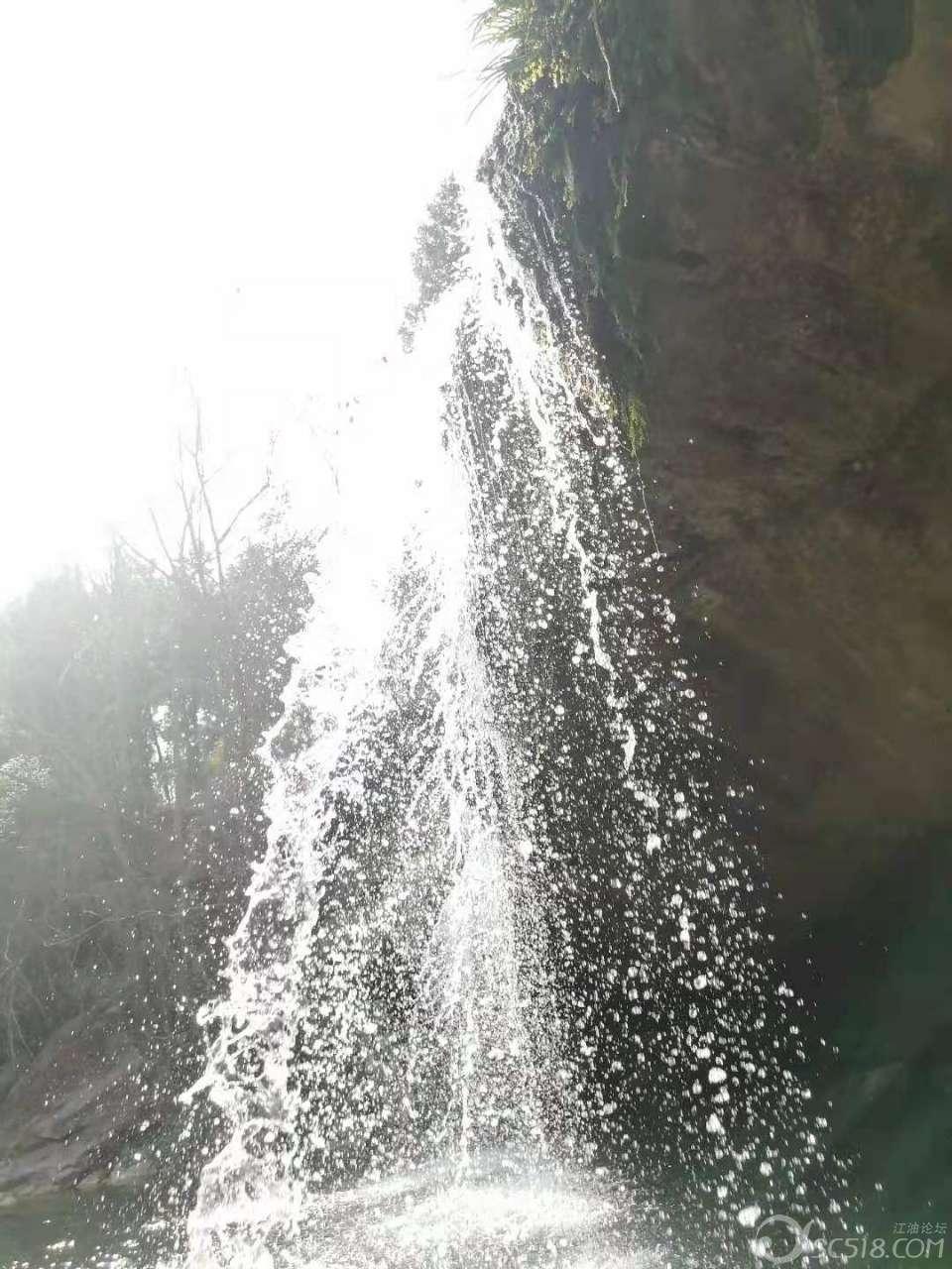解惑蜗牛,男人不联系你的时候,要不要主动联系他?问答平台